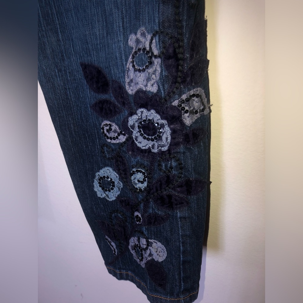 Embroidered Jeans - Picture 3 of 8